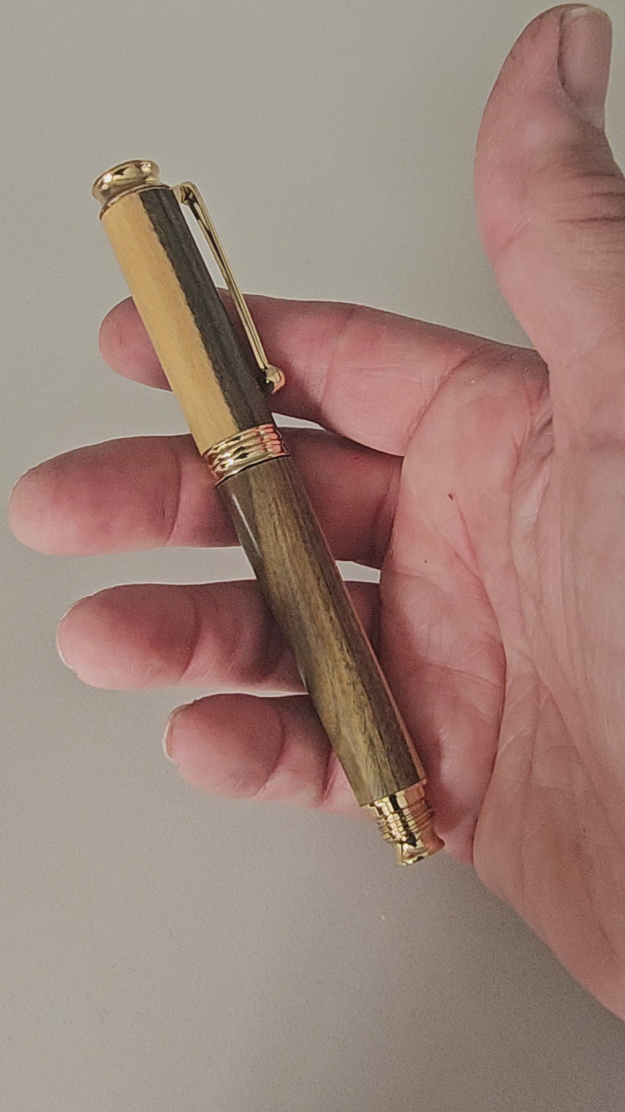 The Laburnum Heritage Fountain Pen in Gold