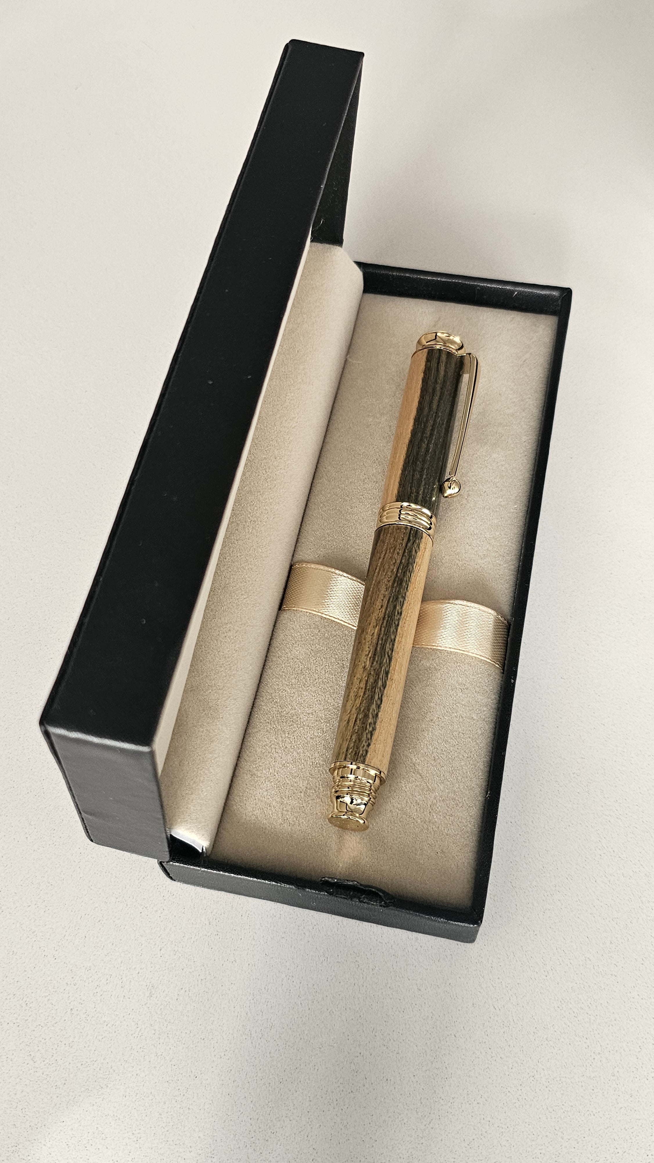 The Laburnum Heritage Fountain Pen in Gold