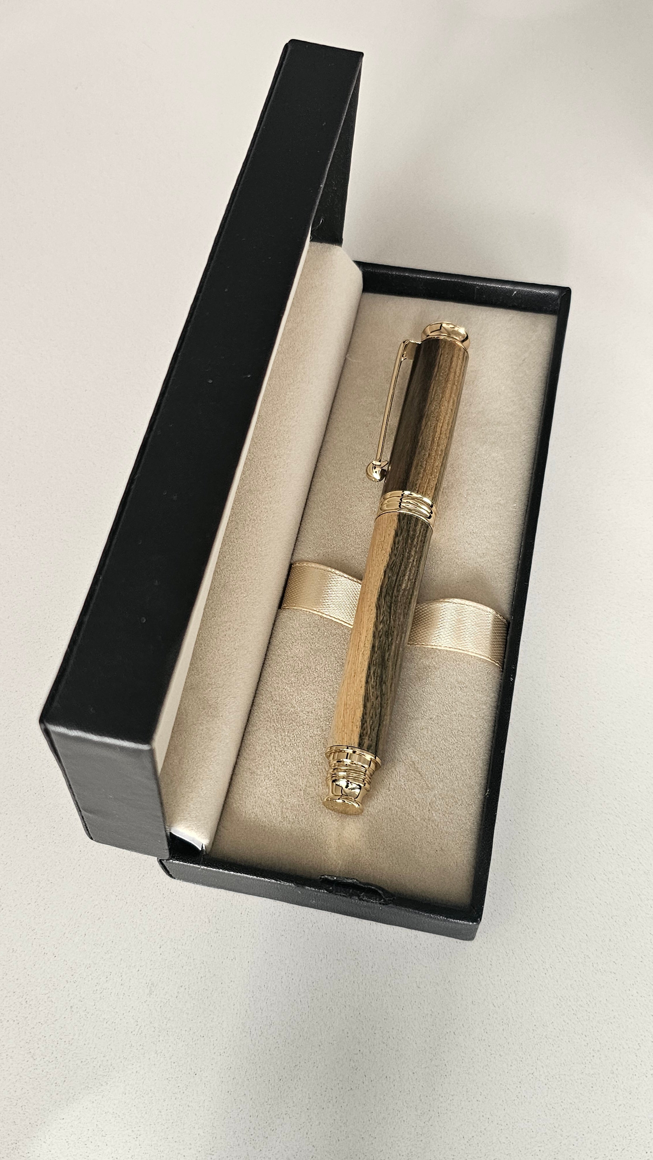 The Laburnum Heritage Fountain Pen in Gold